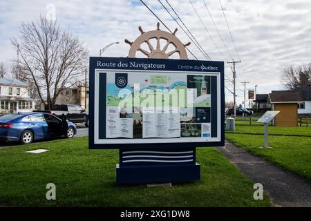 Bienvenue sur la route des navigateurs le long du panneau du fleuve Saint-Laurent sur QC 132 à Saint-François-du-Lac, Québec, Canada Banque D'Images