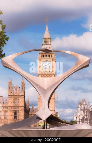 Big Ben avec statues photographie Banque D'Images