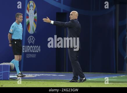 L'entraîneur du Portugal Roberto Martinez lors de l'UEFA Euro 2024, quart de finale de football entre le Portugal et la France le 5 juillet 2024 au Volksparkstadion à Hambourg, Allemagne crédit : Agence photo indépendante/Alamy Live News Banque D'Images