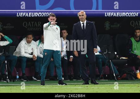 Roberto Martinez Coach (Portugal) lors du match UEFA Euro Allemagne 2024 entre Portugal 4-5 France au Volkspakstadion le 05 juillet 2024 à Hambourg, Allemagne. Crédit : Maurizio Borsari/AFLO/Alamy Live News Banque D'Images