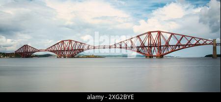 Le Forth Bridge, témoignage des compétences en ingénierie et considéré par beaucoup comme un symbole de l'Écosse, ayant précédemment été élu sa plus grande merveille artificielle Banque D'Images