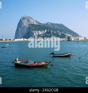 Le rocher de Gibraltar vu de la linea de la Concepcion. Espagne Banque D'Images