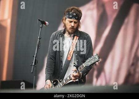 DANEMARK COPENAGHEN, COPENHELL FESTIVAL 19 JUIN : James Lynch, guitariste du groupe de punk celtique américain Dropkick Murphys (de Quincy, Massachusetts), se produisant sur scène au Festival de Copenhague 2024 Banque D'Images