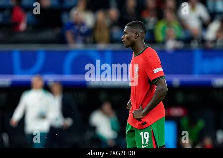 Hambourg, Allemagne. 05 juillet 2024. Hambourg, Allemagne, 5 juillet 2024 : Nuno Mendes (19 Portugal)n semble déçu et déçu lors du match de football en quart de finale de l'UEFA EURO 2024 Allemagne opposant le Portugal et la France au Volksparkstadion de Hambourg, en Allemagne. (Daniela Porcelli/SPP) crédit : SPP Sport Press photo. /Alamy Live News Banque D'Images