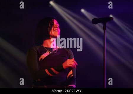 Roskilde, Danemark. 05 juillet 2024. Le musicien anglais Romy se produit au Festival de Roskilde, le samedi 6 juillet 2024. (Photo : Thomas Traasdahl/Ritzau Scanpix) crédit : Ritzau/Alamy Live News Banque D'Images