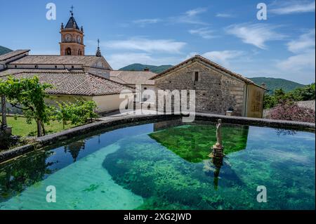 Trisulti Charterhouse est un monastère situé dans la municipalité de Collepardo, dans la province de Frosinone. Il est reconnu monument national Banque D'Images