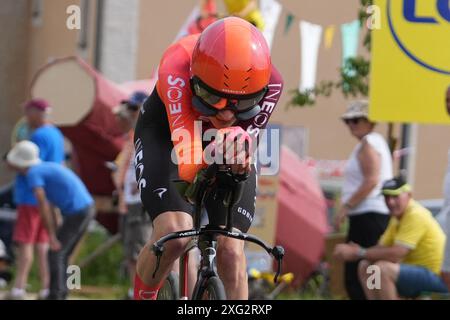 Gevrey Chambertin, France. 06 juillet 2024. Rodríguez GRENADIERS Carlos INEOS lors du Tour de France 2024, étape 7, contre la montre individuel, nuits-Saint-Georges - Gevrey-Chambertin (25, 3 km) le 5 juillet 2024 à Gevrey-Chambertin, France - photo Laurent Lairys /ABACAPRESS. COM Credit : Abaca Press/Alamy Live News Banque D'Images