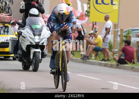 Gevrey Chambertin, France. 06 juillet 2024. W. Van Aert Team Visma Credit : Abaca Press/Alamy Live News Banque D'Images