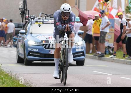 Gevrey Chambertin, France. 06 juillet 2024. J. PHILIPSEN ALPECIN-DECEUNINCK lors du Tour de France 2024, étape 7, contre la montre individuel, nuits-Saint-Georges - Gevrey-Chambertin (25, 3 km) le 5 juillet 2024 à Gevrey-Chambertin, France - photo Laurent Lairys /ABACAPRESS. COM Credit : Abaca Press/Alamy Live News Banque D'Images