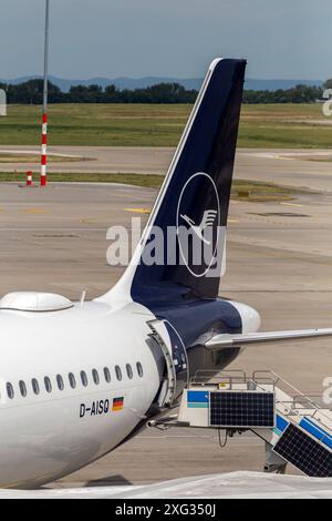 Budapest, Hongrie - 07 06 2024 : Airbus A321 de Lufthansa à l'aéroport international Ferenc Liszt de Budapest. Banque D'Images