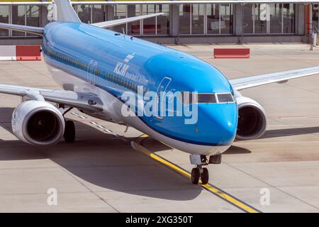 Budapest, Hongrie - 07 06 2024 : Boeing 737 de KLM à l'aéroport international Ferenc Liszt de Budapest. Banque D'Images