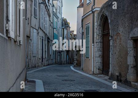 Ruelles typiques de la ville de Chartres. France Banque D'Images