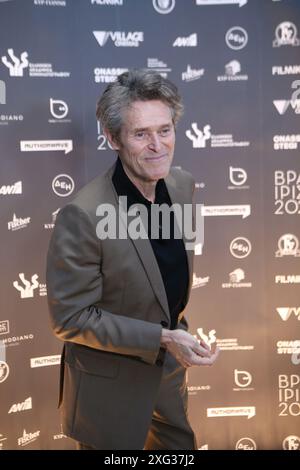 Willem Dafoe assiste aux IRIS Awards au centre culturel Onassis. Willem Dafoe remporte le prix du meilleur acteur pour son rôle dans le film Inside. Banque D'Images