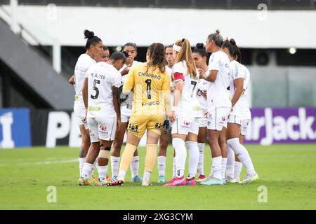 Santos, Brésil. 06 juillet 2024. SP - SANTOS - 07/06/2024 - PAULISTA WOMEN, SANTOS x TAUBATE - les joueuses de Santos se sont rassemblées avant le match contre Taubate au stade Vila Belmiro pour le championnat féminin de Sao Paulo. Photo : Reinaldo Campos/AGIF crédit : AGIF/Alamy Live News Banque D'Images