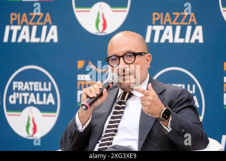 Roma, Italie. 06 juillet 2024. Il Ministro della Cultura Gennaro Sangiuliano interviene alla festa di Fratelli d'Italia Roma FDI, Piazza Italia, in Piazza Vittorio a Roma, Sabato 06 Luglio 2024 (foto Mauro Scrobogna/LaPresse) le ministre de la culture Gennaro Sangiuliano prend la parole à la fête Fratelli d'Italia Roma FDI, Piazza Italia, in Piazza Vittorio à Rome, 06 juillet 2024. (Photo de Mauro Scrobogna/LaPresse) crédit : LaPresse/Alamy Live News Banque D'Images