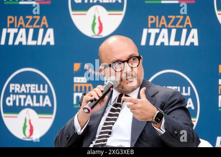 Roma, Italie. 06 juillet 2024. Il Ministro della Cultura Gennaro Sangiuliano interviene alla festa di Fratelli d'Italia Roma FDI, Piazza Italia, in Piazza Vittorio a Roma, Sabato 06 Luglio 2024 (foto Mauro Scrobogna/LaPresse) le ministre de la culture Gennaro Sangiuliano prend la parole à la fête Fratelli d'Italia Roma FDI, Piazza Italia, in Piazza Vittorio à Rome, 06 juillet 2024. (Photo de Mauro Scrobogna/LaPresse) crédit : LaPresse/Alamy Live News Banque D'Images
