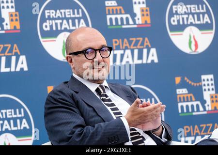 Roma, Italie. 06 juillet 2024. Il Ministro della Cultura Gennaro Sangiuliano interviene alla festa di Fratelli d'Italia Roma FDI, Piazza Italia, in Piazza Vittorio a Roma, Sabato 06 Luglio 2024 (foto Mauro Scrobogna/LaPresse) le ministre de la culture Gennaro Sangiuliano prend la parole à la fête Fratelli d'Italia Roma FDI, Piazza Italia, in Piazza Vittorio à Rome, 06 juillet 2024. (Photo de Mauro Scrobogna/LaPresse) crédit : LaPresse/Alamy Live News Banque D'Images