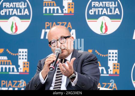 Roma, Italie. 06 juillet 2024. Il Ministro della Cultura Gennaro Sangiuliano interviene alla festa di Fratelli d'Italia Roma FDI, Piazza Italia, in Piazza Vittorio a Roma, Sabato 06 Luglio 2024 (foto Mauro Scrobogna/LaPresse) le ministre de la culture Gennaro Sangiuliano prend la parole à la fête Fratelli d'Italia Roma FDI, Piazza Italia, in Piazza Vittorio à Rome, 06 juillet 2024. (Photo de Mauro Scrobogna/LaPresse) crédit : LaPresse/Alamy Live News Banque D'Images