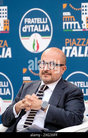 Roma, Italie. 06 juillet 2024. Il Ministro della Cultura Gennaro Sangiuliano interviene alla festa di Fratelli d'Italia Roma FDI, Piazza Italia, in Piazza Vittorio a Roma, Sabato 06 Luglio 2024 (foto Mauro Scrobogna/LaPresse) le ministre de la culture Gennaro Sangiuliano prend la parole à la fête Fratelli d'Italia Roma FDI, Piazza Italia, in Piazza Vittorio à Rome, 06 juillet 2024. (Photo de Mauro Scrobogna/LaPresse) crédit : LaPresse/Alamy Live News Banque D'Images