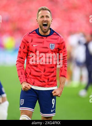 Düsseldorf, Allemagne. 6 juillet, 2024.Düsseldorf, Allemagne. 6 juillet 2024. 06 juil. 2024 - Angleterre v Suisse - Championnats de l'UEFA Euro 2024 - quart de finale - Düsseldorf. Harry Kane célèbre sa victoire au tir de pénalité contre la Suisse. Image : Mark pain / Alamy Live News Banque D'Images