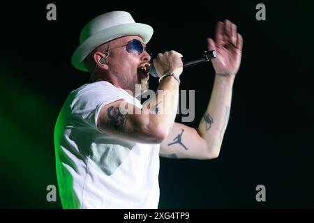 Munich, Allemagne. 04 juillet 2024. Munich, Allemagne, 4 juillet 2024 : Jan Delay & Disko No. 1 lors du Best of 25 Years Tour 2024 au Tollwood Festival, Munich, Allemagne. (Sven Beyrich/SPP) crédit : photo de presse sportive SPP. /Alamy Live News Banque D'Images