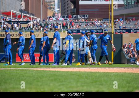 Minneapolis, Minnesota, États-Unis. 6 juillet 2024. Les Twins du Minnesota célèbrent la fête après un match de baseball de la MLB entre les Twins du Minnesota et les Astros de Houston au Target Field. Les Twins ont gagné 9-3. (Crédit image : © Steven Garcia/ZUMA Press Wire) USAGE ÉDITORIAL SEULEMENT! Non destiné à UN USAGE commercial ! Crédit : ZUMA Press, Inc/Alamy Live News Banque D'Images