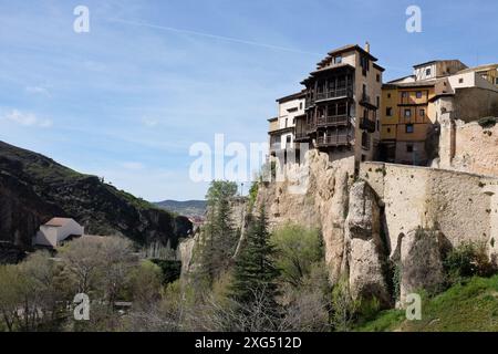 Vue du Musée d'Art abstrait espagnol, hébergé dans l'une des célèbres maisons suspendues (casas colgadas) de Cuenca. Banque D'Images