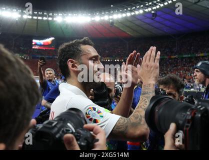 Berlin, Allemagne. 6 juillet 2024. BERLIN, ALLEMAGNE - 06 JUILLET : Hakan Calhanoglu de Turkiye après le match de quart de finale de l'UEFA EURO 2024 entre les pays-Bas et TŸrkiye à l'Olympiastadion le 06 juillet 2024 à Berlin, Allemagne. © diebilderwelt / Alamy Live News Banque D'Images
