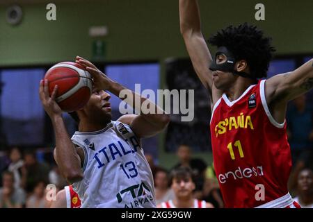 Images du match Italie-Espagne à Pala Cian Toma - Domegge (BL) 6 juillet 2024, lors du 22ème tournoi international de Silvestro-Meneghin U20 de Torneo Un20 - 22Â° Memorial de Silvestro/Trofeo Meneghin - Italia vs Spagna, événements sportifs à Domegge di Cadore, Italie, 06 juillet 2024 Banque D'Images