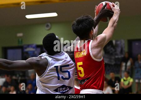 Images du match Italie-Espagne à Pala Cian Toma - Domegge (BL) 6 juillet 2024, lors du 22ème tournoi international de Silvestro-Meneghin U20 de Torneo Un20 - 22Â° Memorial de Silvestro/Trofeo Meneghin - Italia vs Spagna, événements sportifs à Domegge di Cadore, Italie, 06 juillet 2024 Banque D'Images