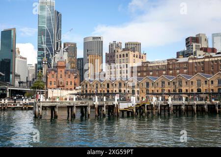 Centre-ville de Sydney, quartier historique des Rocks avec magasins Campbells et gratte-ciel de la tour Salesforce dans la ville, Sydney, Nouvelle-Galles du Sud, Australie Banque D'Images