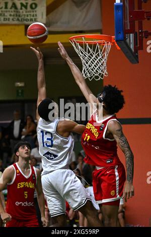 Images du match Italie-Espagne à Pala Cian Toma - Domegge (BL) 6 juillet 2024, lors du 22ème tournoi international de Silvestro-Meneghin U20 de Torneo Un20 - 22Â° Memorial de Silvestro/Trofeo Meneghin - Italia vs Spagna, événements sportifs à Domegge di Cadore, Italie, 06 juillet 2024 Banque D'Images