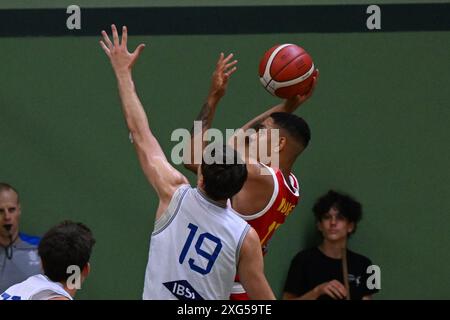 Images du match Italie-Espagne à Pala Cian Toma - Domegge (BL) 6 juillet 2024, lors du 22ème tournoi international de Silvestro-Meneghin U20 de Torneo Un20 - 22Â° Memorial de Silvestro/Trofeo Meneghin - Italia vs Spagna, événements sportifs à Domegge di Cadore, Italie, 06 juillet 2024 Banque D'Images