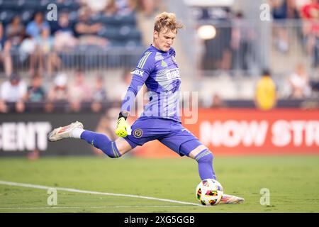 Chester, Pennsylvanie, États-Unis. 06 juillet 2024. Andrew Rick (76), gardien de l'Union de Philadelphie, frappe le ballon pendant la première moitié d'un match de la MLS contre les Red Bulls de New York au Subaru Park à Chester, en Pennsylvanie. Kyle Rodden/CSM/Alamy Live News Banque D'Images