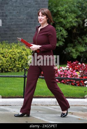 Londres, Royaume-Uni. 06 juillet 2024. La chancelière de l'Échiquier Rachel Reeves arrive au numéro 10 Downing Street pour sa première journée en tant que ministre à Londres. (Photo de Fred Duval/SOPA images/SIPA USA) crédit : SIPA USA/Alamy Live News Banque D'Images