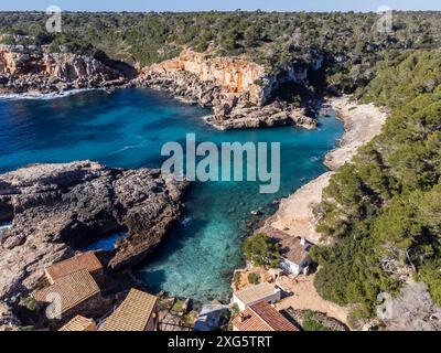 S Almonia cove et falaises du sud -falaises de Migjorn-, Santanyi, Majorque, Iles Baléares, Espagne Banque D'Images