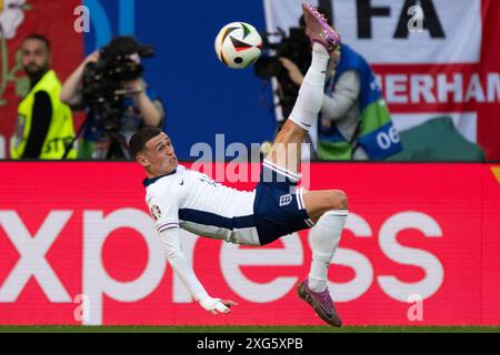 Dusseldorf. 6 juillet 2024. Phil Foden, de l'Angleterre, tourne lors du match de quart de finale de l'UEFA Euro 2024 entre l'Angleterre et la Suisse à Dusseldorf, en Allemagne, le 6 juillet 2024. Crédit : Xiao Yijiu/Xinhua/Alamy Live News Banque D'Images