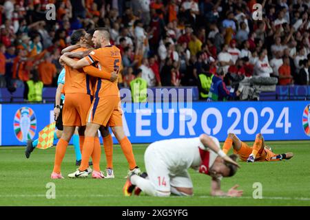 Berlin, Allemagne. 6 juillet 2024. Les joueurs des pays-Bas célèbrent après avoir remporté le match de quart de finale de l'UEFA Euro 2024 entre les pays-Bas et T¨¹rkiye à Berlin, en Allemagne, le 6 juillet 2024. Crédit : Meng Dingbo/Xinhua/Alamy Live News Banque D'Images