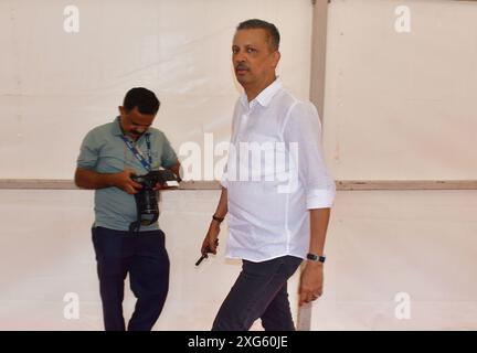 Mumbai, Inde. 06 juillet 2024. MUMBAI, INDE - 3 JUILLET : Milind Narvekar, leader de Shivsena (UBT), est arrivé à Vidhan Bhavan pendant la mousson de l'Assemblée du Maharashtra, le 3 juillet 2024 à Mumbai, en Inde. (Photo de Bhushan Koyande/Hindustan Times/Sipa USA ) crédit : Sipa USA/Alamy Live News Banque D'Images