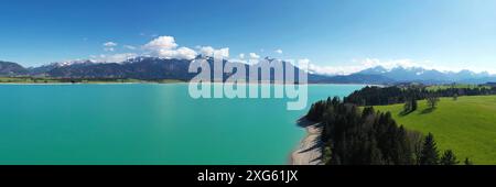 Vue aérienne de Forggensee am Lech par beau temps Banque D'Images