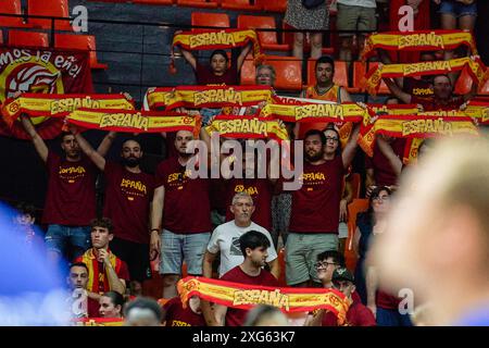 Valencia, Espagne. 06 juillet 2024. Les supporters espagnols vus en action pendant le match entre la Finlande et l'Espagne dans le tournoi de qualification olympique FIBA Espagne 2024 phase de groupes au tribunal municipal de Fuente de San Luis. Crédit : SOPA images Limited/Alamy Live News Banque D'Images