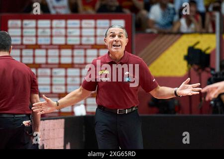 Valencia, Espagne. 4 juillet 2024. Sergio Scariolo entraîneur-chef espagnol vu en action lors du match entre l'Espagne et l'Angola dans la phase de groupes du tournoi qualificatif olympique FIBA Espagne 2024 le 3 juillet 2024 au tribunal municipal de Fuente de San Luis (Valence, phase de groupes du tournoi qualificatif olympique FIBA Espagne 2024 le 3 juillet 2024). Score final ; Espagne 89 - 81 Angola. Score final ; Espagne 89 - 81 Angola (crédit image : © German Vidal Ponce/SOPA images via ZUMA Press Wire) USAGE ÉDITORIAL SEULEMENT! Non destiné à UN USAGE commercial ! Banque D'Images