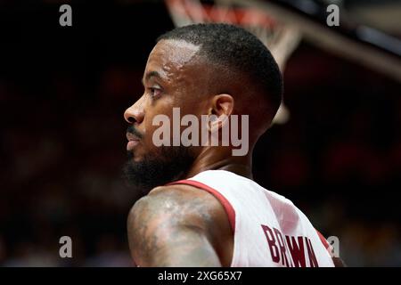 Valencia, Espagne. 4 juillet 2024. Lorenzo Brown de l'équipe d'Espagne vu en action pendant le match entre l'Espagne et l'Angola dans la phase de groupes du tournoi qualificatif olympique FIBA Espagne 2024 le 3 juillet 2024 au tribunal municipal de Fuente de San Luis (Valence, tournoi qualificatif olympique FIBA Espagne 2024 phase de groupes le 3 juillet 2024). Score final ; Espagne 89 - 81 Angola. Score final ; Espagne 89 - 81 Angola (crédit image : © German Vidal Ponce/SOPA images via ZUMA Press Wire) USAGE ÉDITORIAL SEULEMENT! Non destiné à UN USAGE commercial ! Banque D'Images