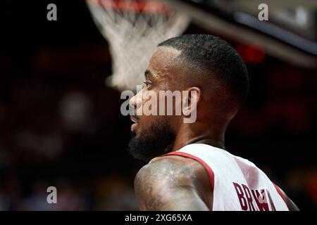 Valencia, Espagne. 4 juillet 2024. Lorenzo Brown de l'équipe d'Espagne vu en action pendant le match entre l'Espagne et l'Angola dans la phase de groupes du tournoi qualificatif olympique FIBA Espagne 2024 le 3 juillet 2024 au tribunal municipal de Fuente de San Luis (Valence, tournoi qualificatif olympique FIBA Espagne 2024 phase de groupes le 3 juillet 2024). Score final ; Espagne 89 - 81 Angola. Score final ; Espagne 89 - 81 Angola (crédit image : © German Vidal Ponce/SOPA images via ZUMA Press Wire) USAGE ÉDITORIAL SEULEMENT! Non destiné à UN USAGE commercial ! Banque D'Images