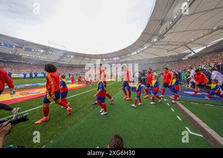 Stuttgart, Allemagne. 05 juillet 2024. firo : 05.07.2024, Football, Football : UEFA EURO 2024, EM, Championnat d'Europe 2024, quarts de finale 1/4 finale, M45, match 45, ESP, Espagne - GER, Allemagne TEM of Spain marche dans le stade de Stuttgart Einmarsch Team Spain dans le stade crédit : dpa/Alamy Live News Banque D'Images