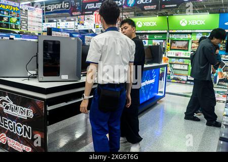 Magasin multimédia Yodobashi Umeda à Osaka, Japon Banque D'Images