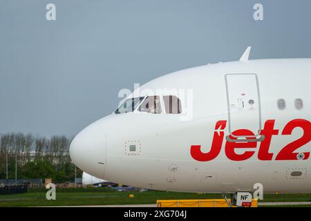 Jet 2 Boeing 757 G-LSAK à l'aéroport de Manchester Banque D'Images