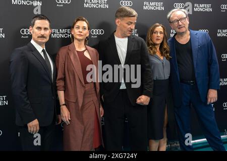 Clemens Schick, Christiane Paul, Tom Wlaschiha, Barbara Philipp und Rainer Bock BEI der Premiere des Kinofilms Die Ermittlung auf dem 41. Filmfest München 2024 im Gloria Palast. München, 06.07.2024 *** Clemens Schick, Christiane Paul, Tom Wlaschiha, Barbara Philipp et Rainer Bock à la première du long métrage Die Ermittlung au Filmfest 41 München 2024 au Gloria Palast Munich, 06 07 2024 Foto:Xn.xKolinzx/xFuturexImagex ermittlung 4711 Banque D'Images