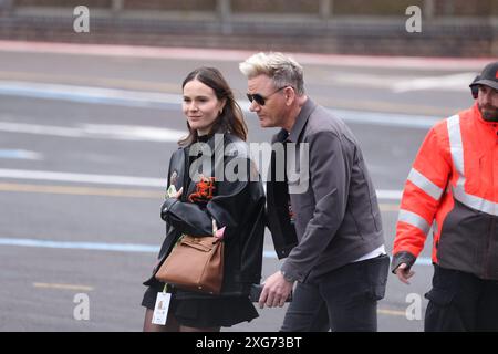 Londres 7 juillet 2024 Gordon Ramsay et sa fille Holly Anna embarquent dans l'hélicoptère et s'envolent pour regarder le Grand Prix de formule 1 de Grande-Bretagne crédit : Anfisa Polyushkevych/Alamy Live News Banque D'Images