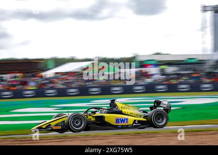 09 MAINI Kush (ind), Invicta Racing, Dallara F2 2024, action lors de la 8ème manche du Championnat FIA de formule 2 2024 du 5 au 7 juillet 2024 sur le circuit de Silverstone, à Silverstone, Royaume-Uni - photo Eric Alonso / DPPI Banque D'Images